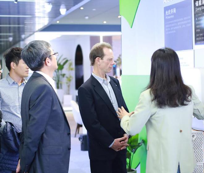 TÜV莱茵太阳能部副总裁一行莅临古瑞瓦特